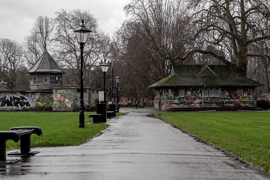 Buildings in Hoglands Park